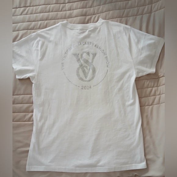 Limited edition Victoria's Secret fashion show 2024 bling oversized tee NWT - Picture 4 of 8